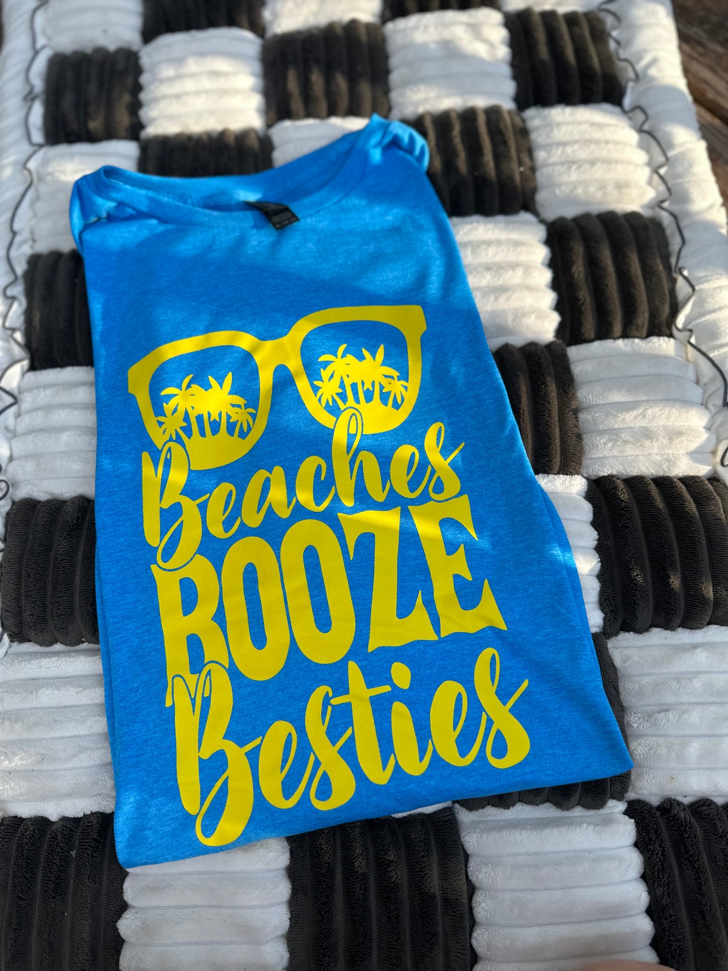 Beaches booze size 4X gildan softstyle brand tee