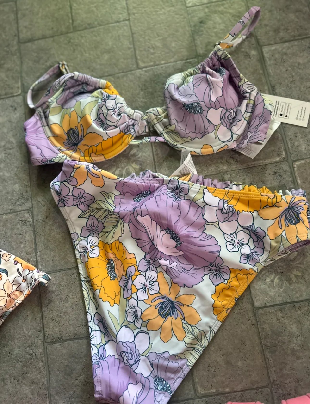 (Floral Size medium top and bottom new tag tags