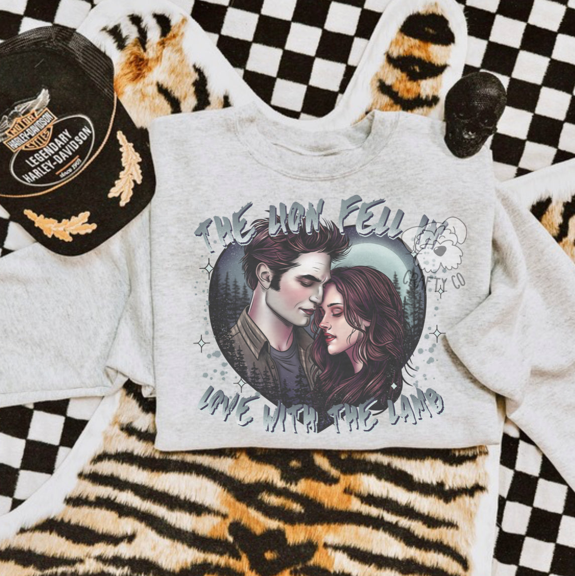 The lion fell Crewneck