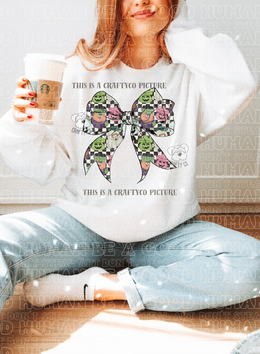 Nostalgia nugs bow crewneck